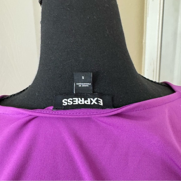 Express Draped V-Neck Strong Shoulder Mini Dress - Small - Picture 10 of 15